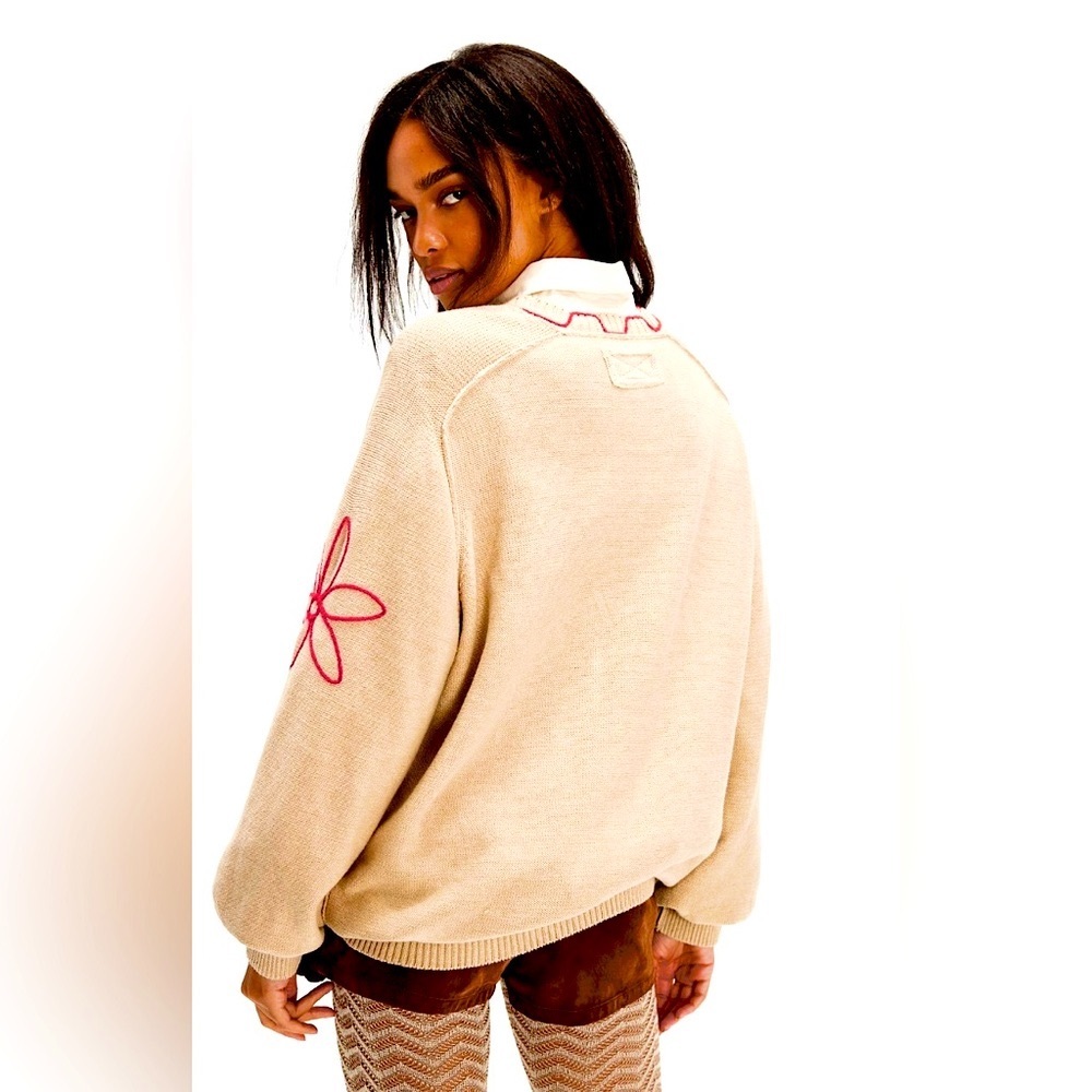 Free People We The Free Graphic Crewneck Sweater // NWT // FP - Picture 2 of 11
